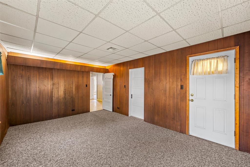 302 W Elm Street - Photo 4