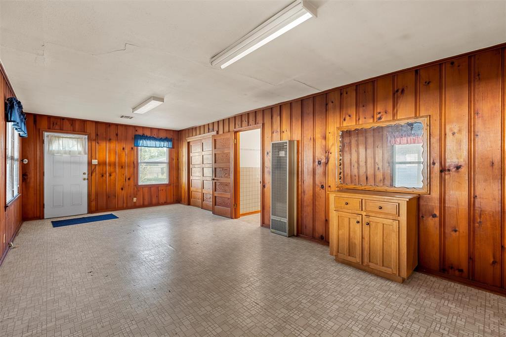 302 W Elm Street - Photo 6