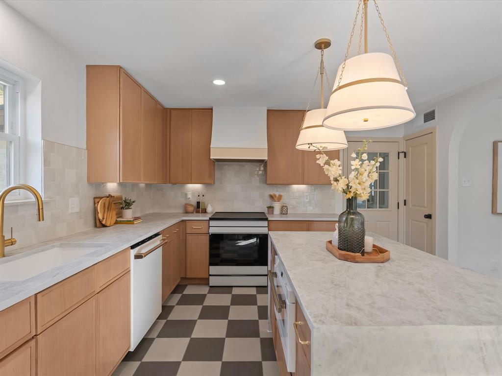 2013 Columbia Drive - Photo 3