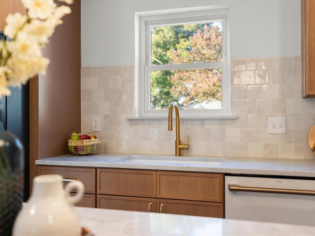 2013 Columbia Drive - Photo 4