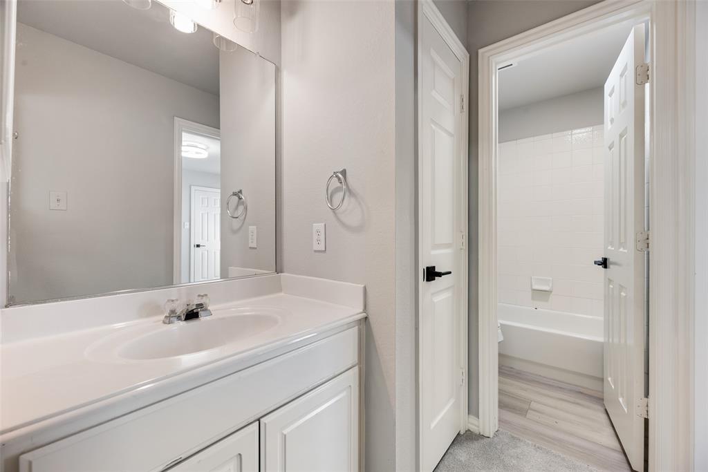 1716 Clarke Springs Drive - Photo 19
