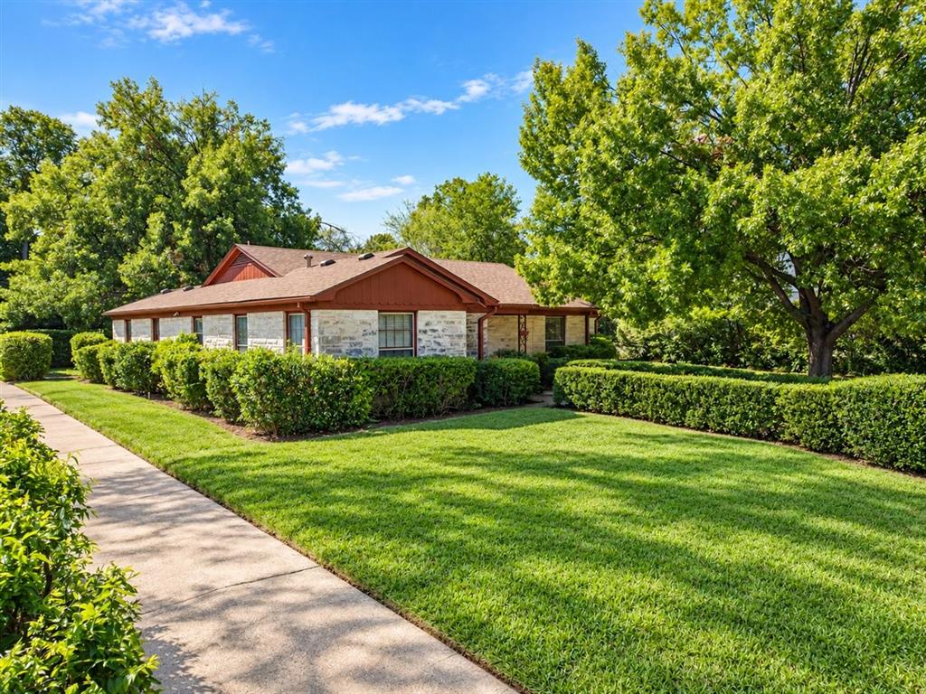 2532 Glencrest Drive - Photo 2