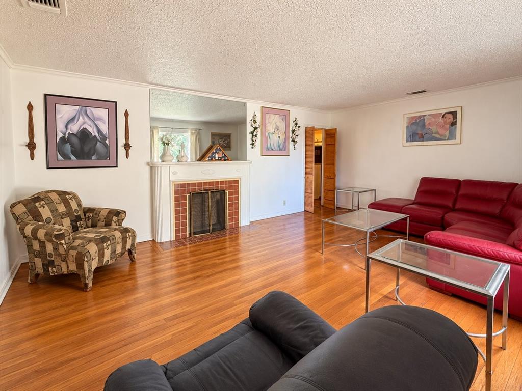 2532 Glencrest Drive - Photo 4