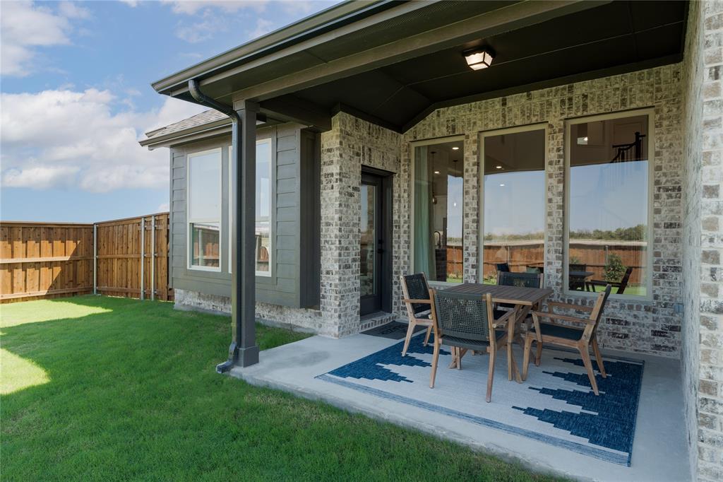 111 Republic Lane - Photo 2