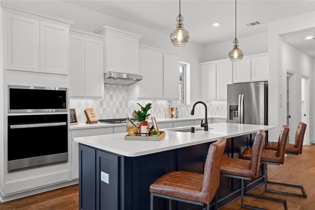 111 Republic Lane - Photo 3