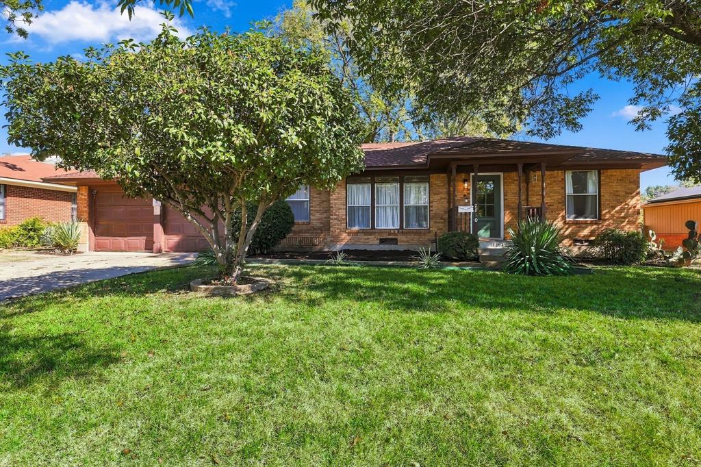 2810 Bonnie View Road - Photo 2