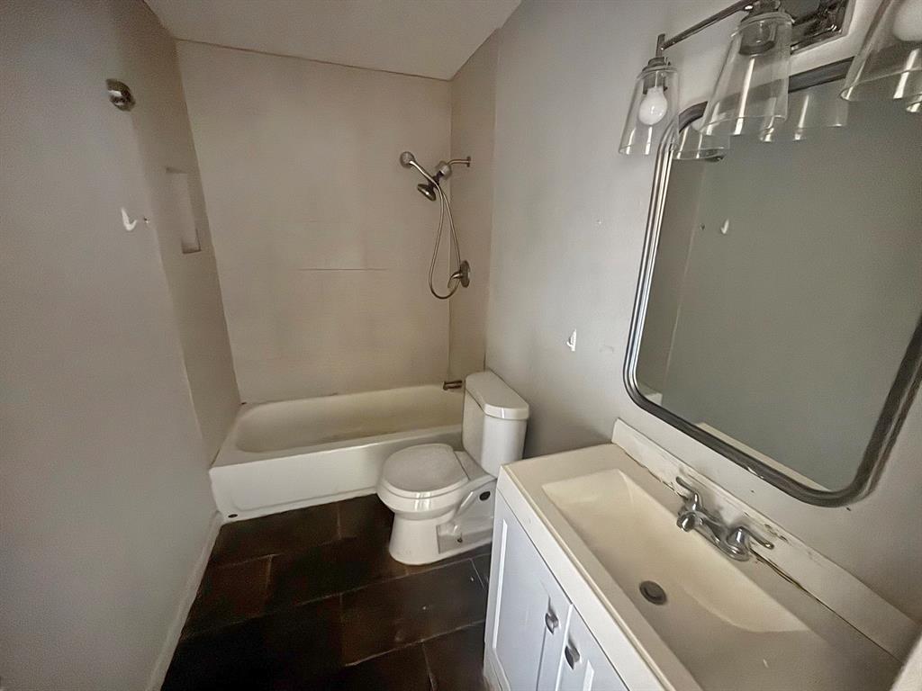 1910 Meadow Lane - Photo 4