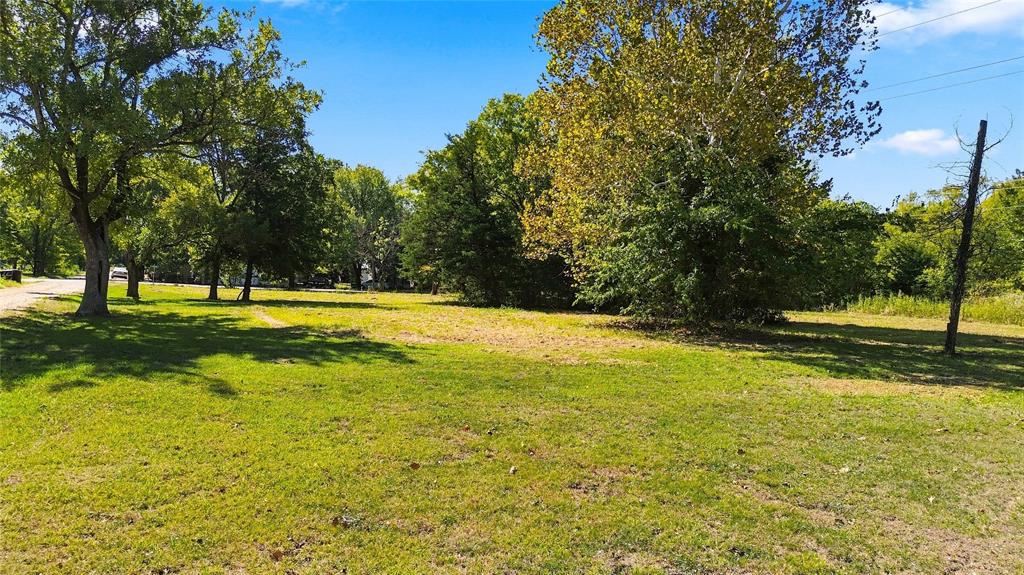 621 2nd Street - Photo 1