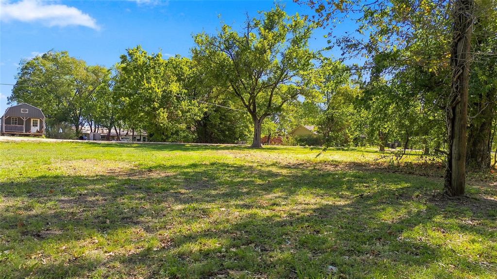 621 2nd Street - Photo 3
