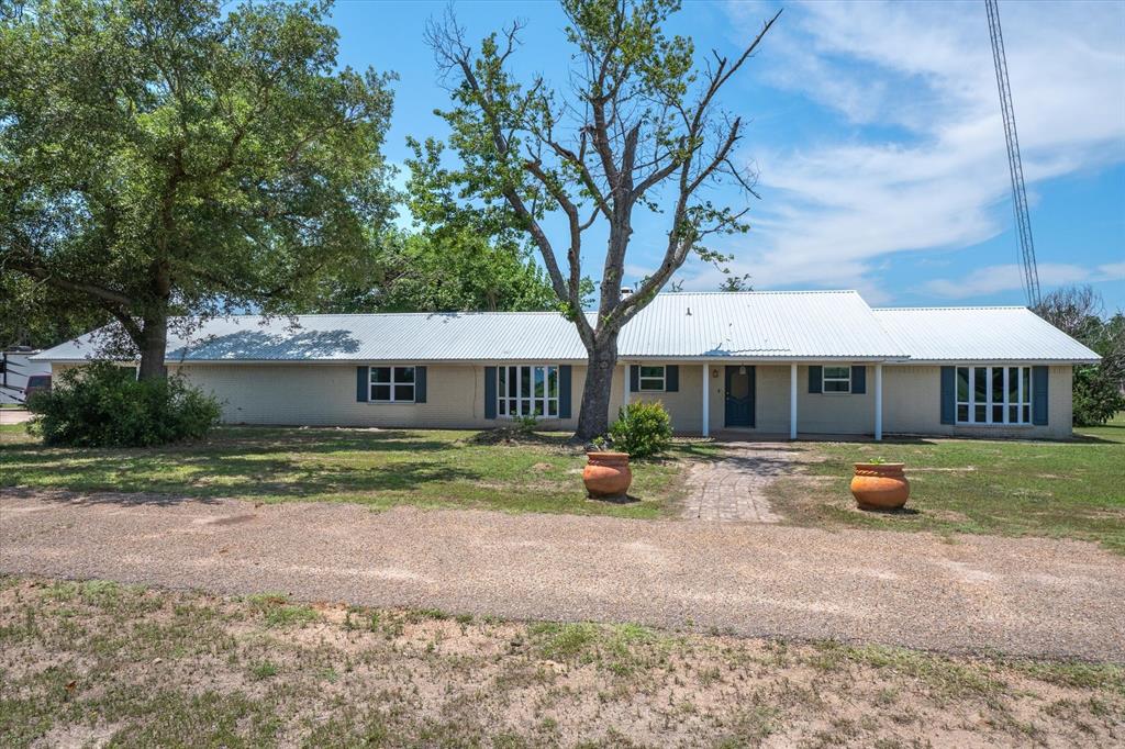 800 Vz County Road 4105 - Photo 1