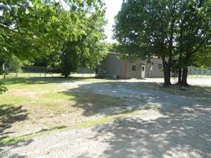 195 E Austin Street - Photo 2