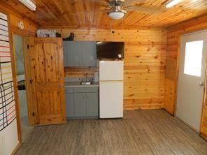 195 E Austin Street - Photo 6