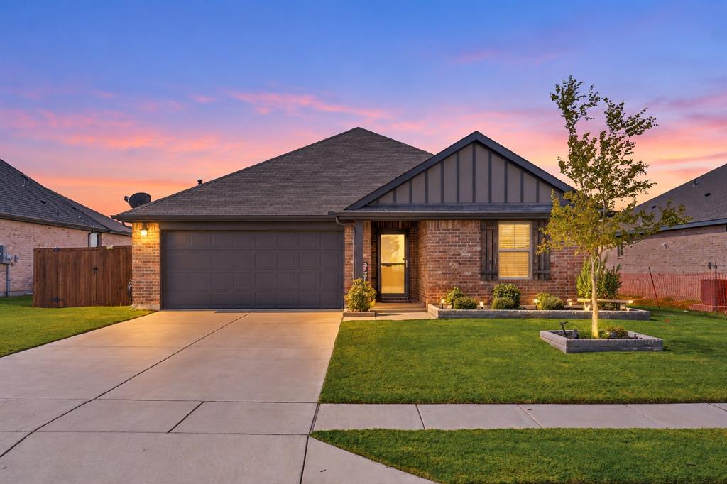 1512 Foxglove Park - Photo 1
