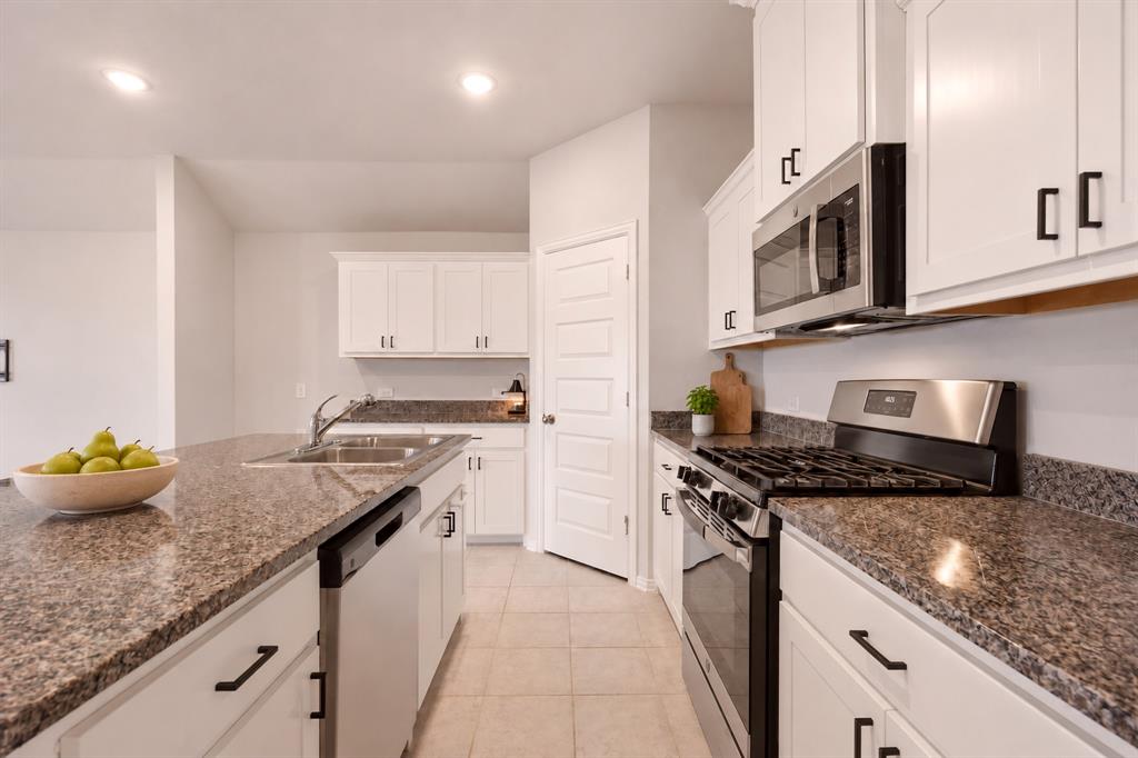 1512 Foxglove Park - Photo 13