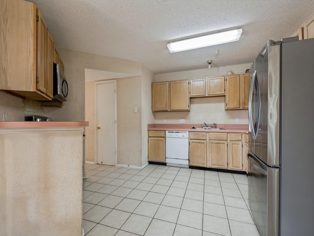 815 Greenridge Drive - Photo 13