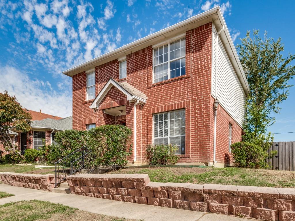 815 Greenridge Drive - Photo 2
