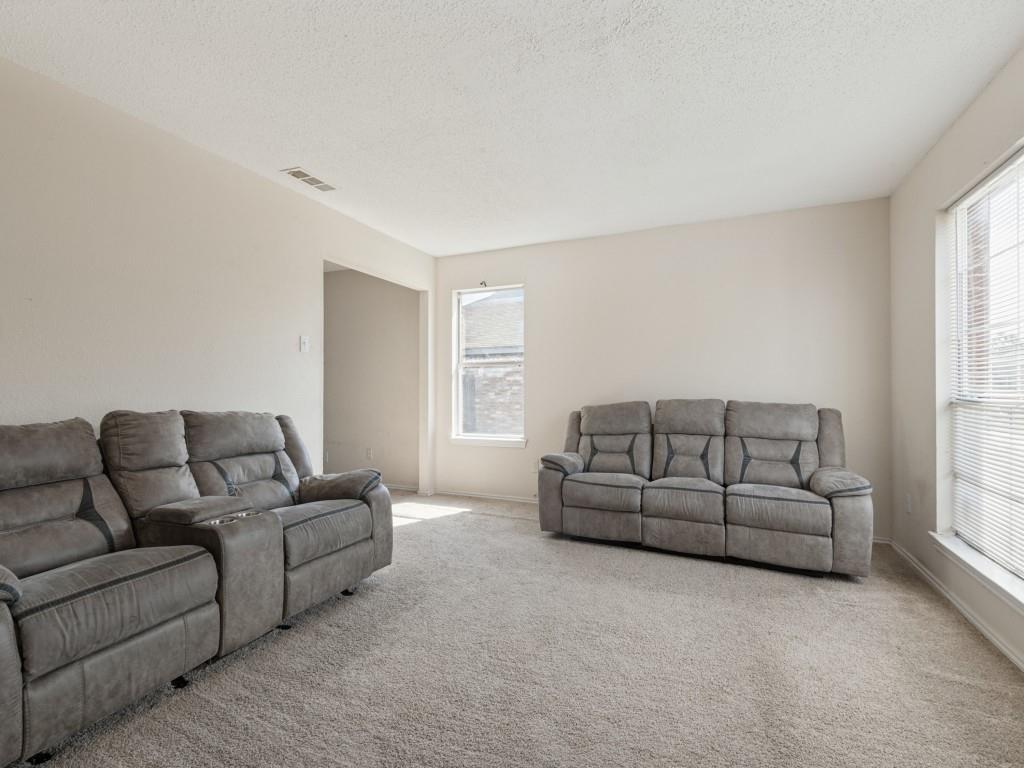 815 Greenridge Drive - Photo 3