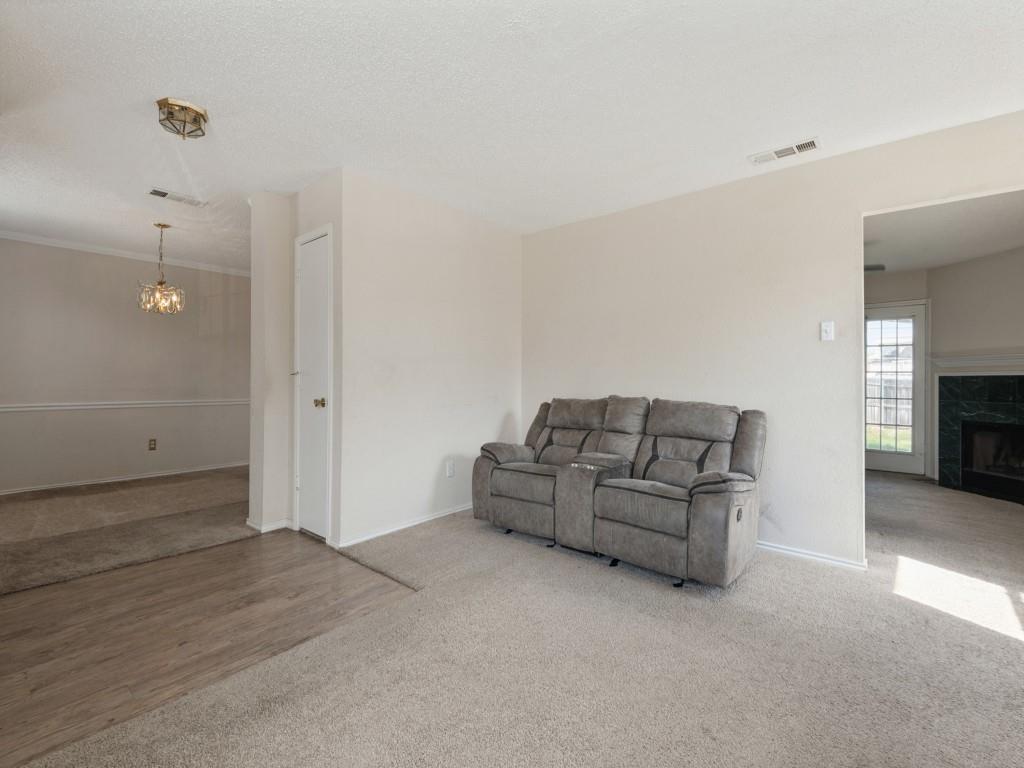 815 Greenridge Drive - Photo 4