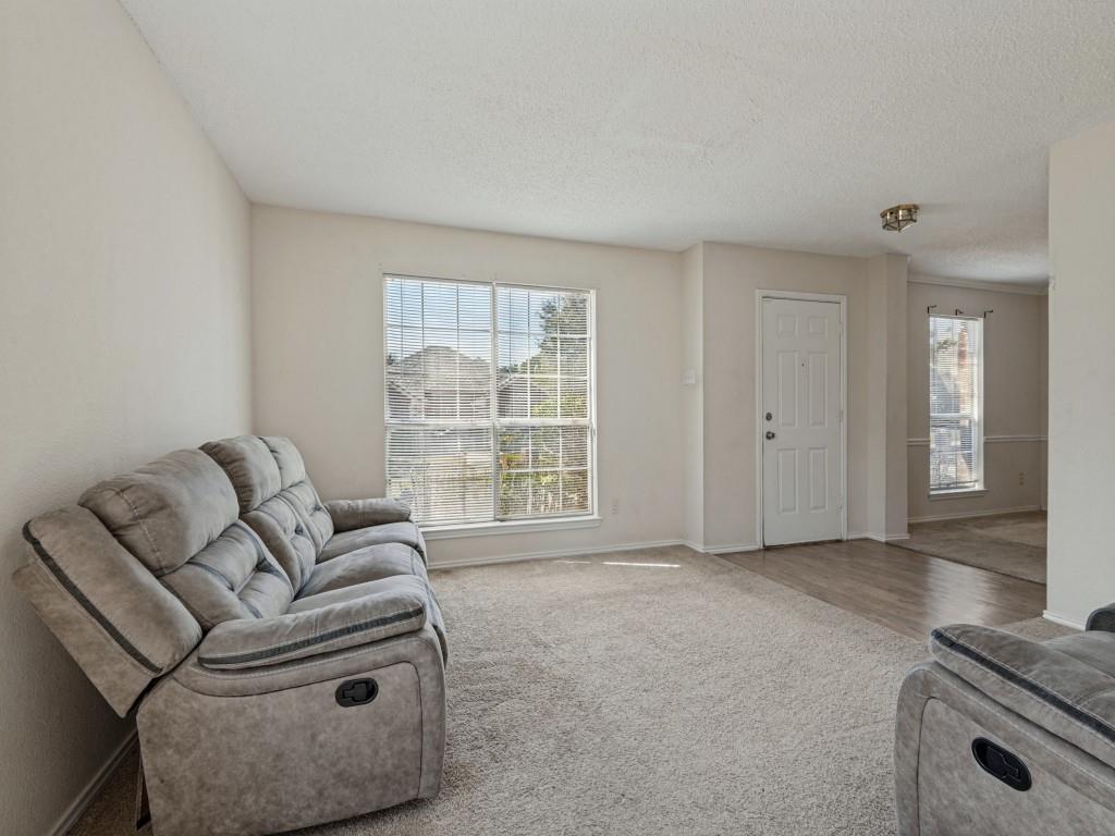 815 Greenridge Drive - Photo 7