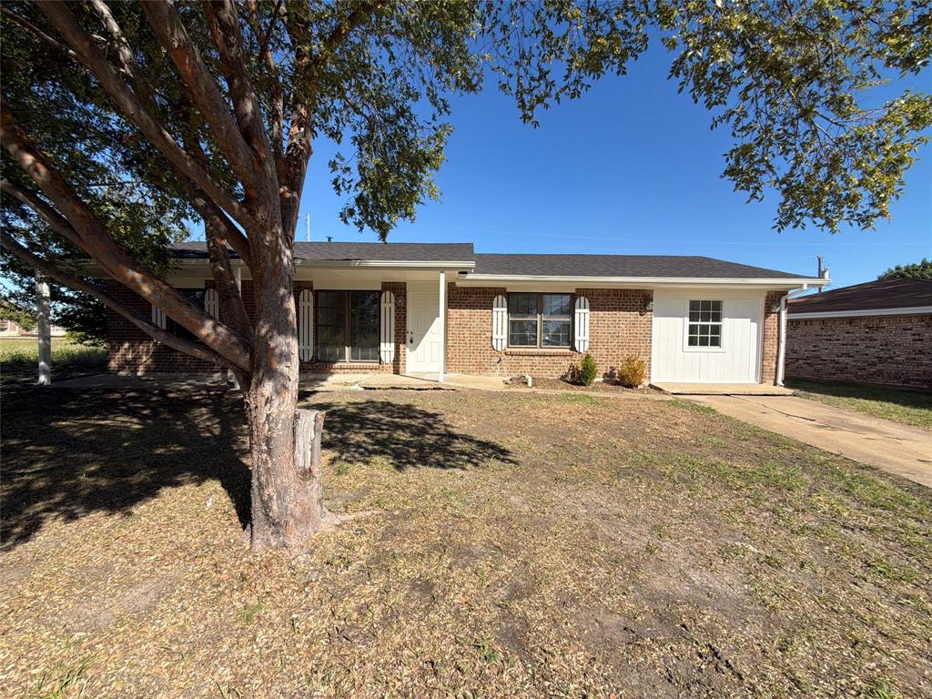1535 El Camino Circle - Photo 2
