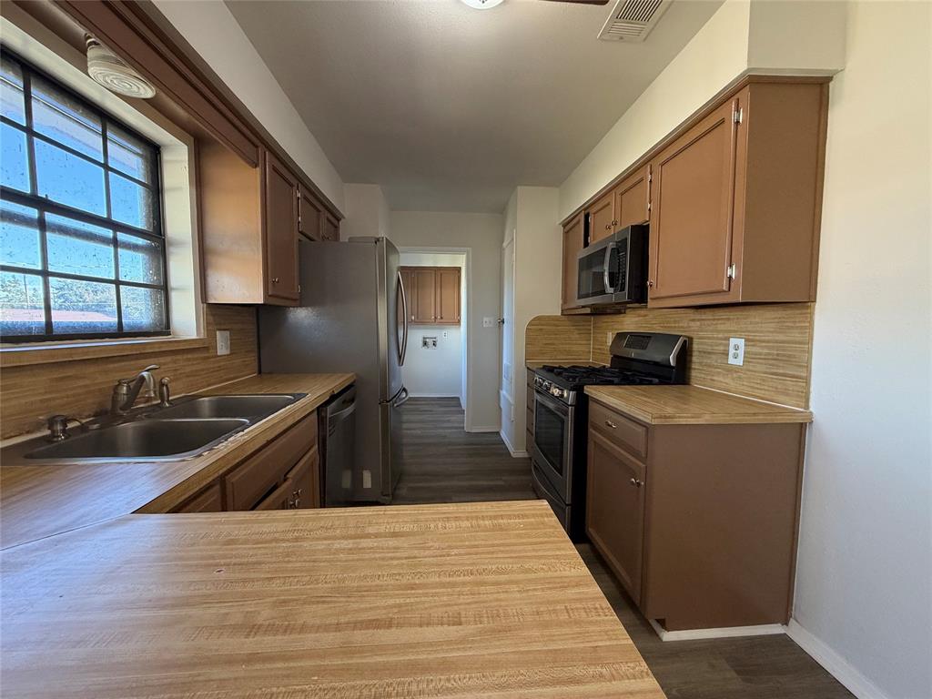 1535 El Camino Circle - Photo 7