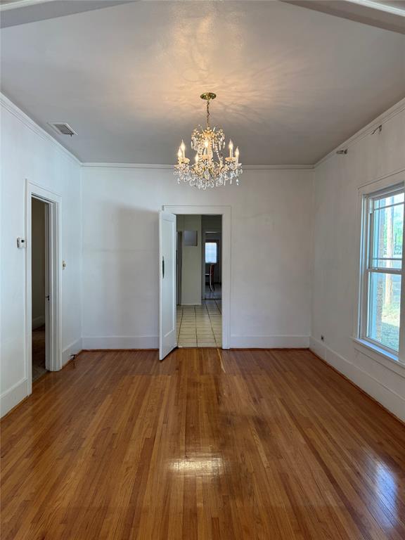 604 E 9TH Street - Photo 5