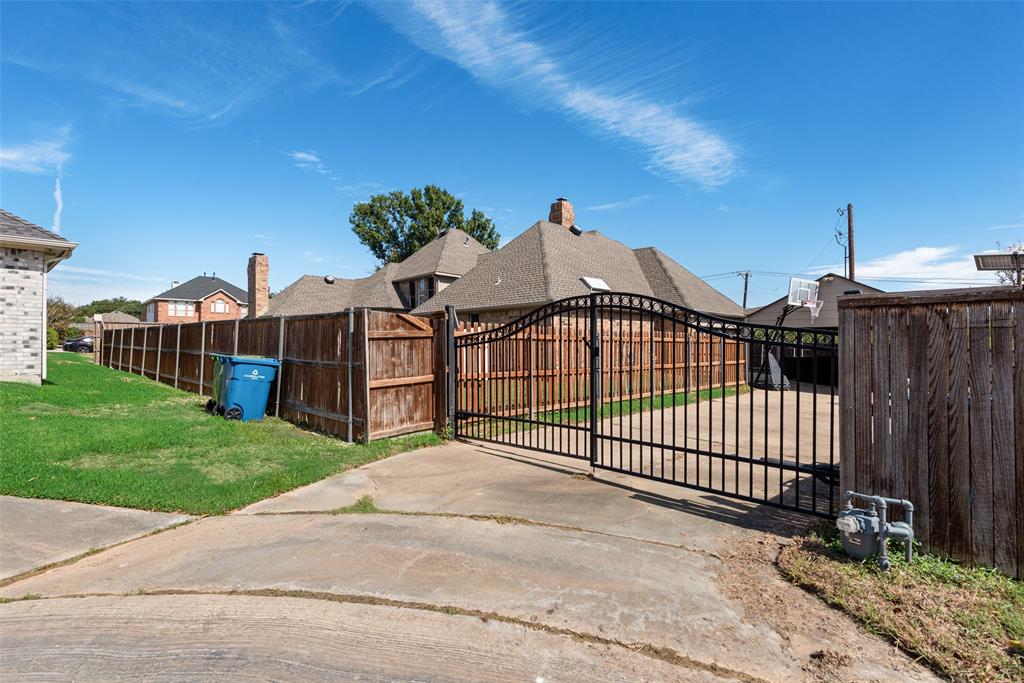 2228 Lorraine Drive - Photo 33