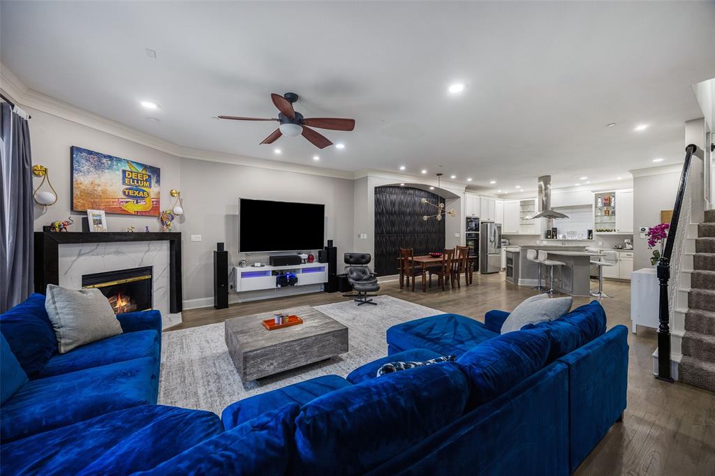 2707 Gaston Avenue - Photo 1