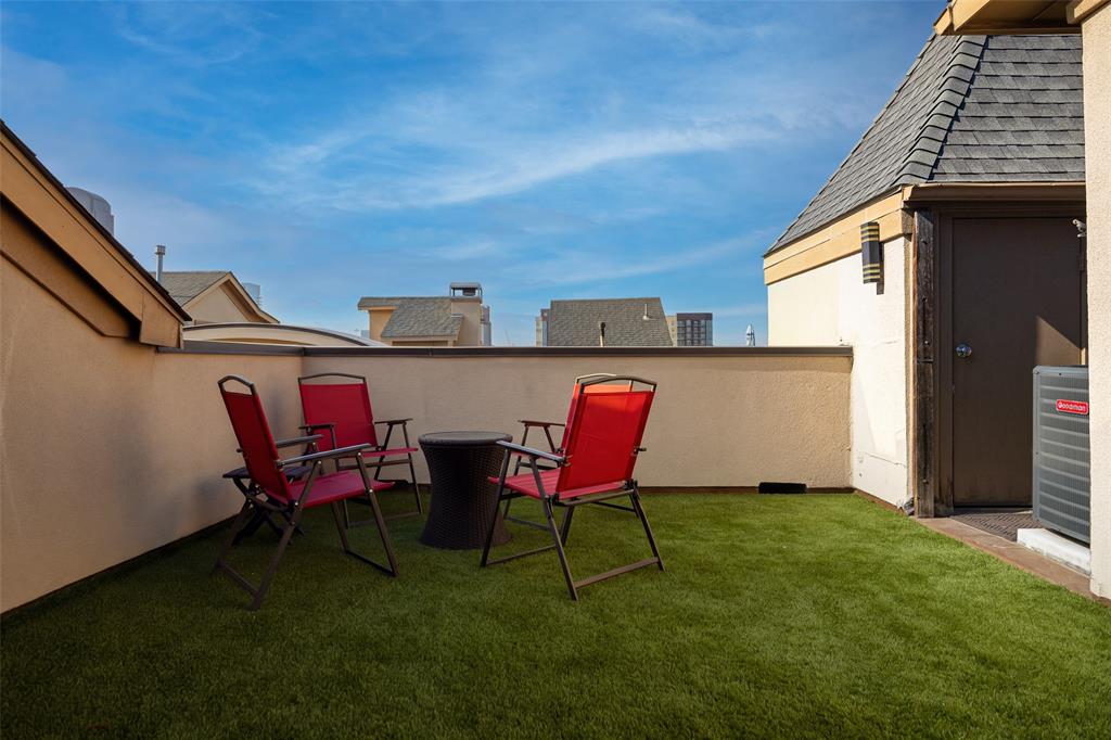 2707 Gaston Avenue - Photo 10