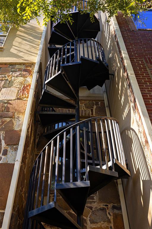 2707 Gaston Avenue - Photo 6