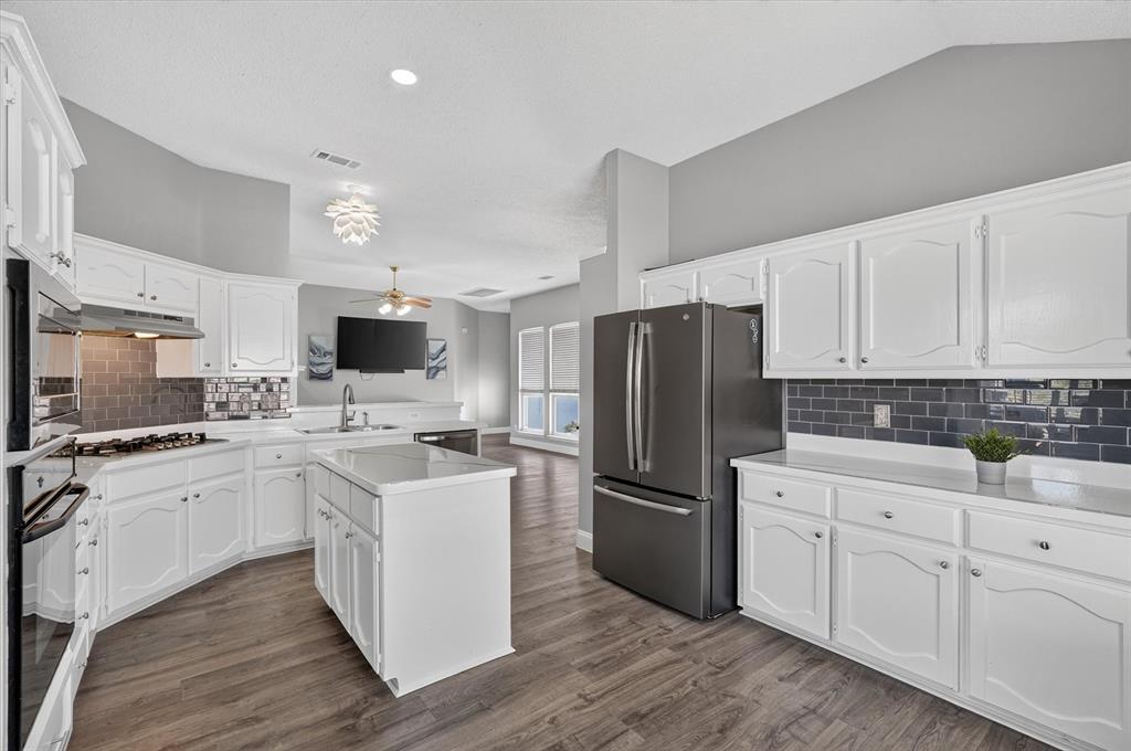 1425 Cardigan Lane - Photo 14
