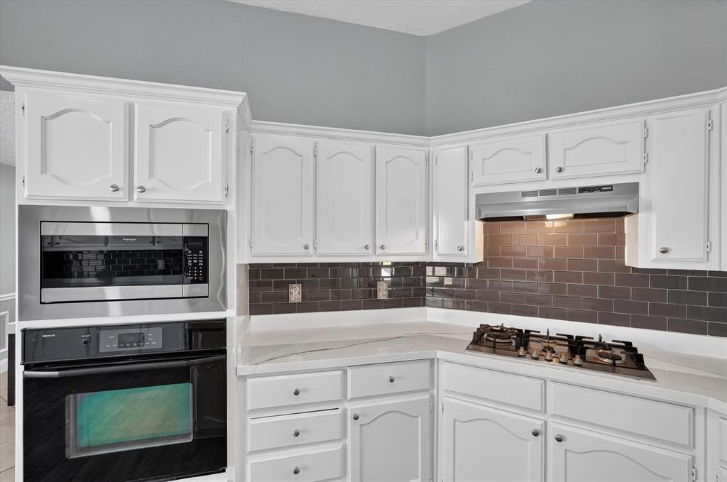 1425 Cardigan Lane - Photo 16