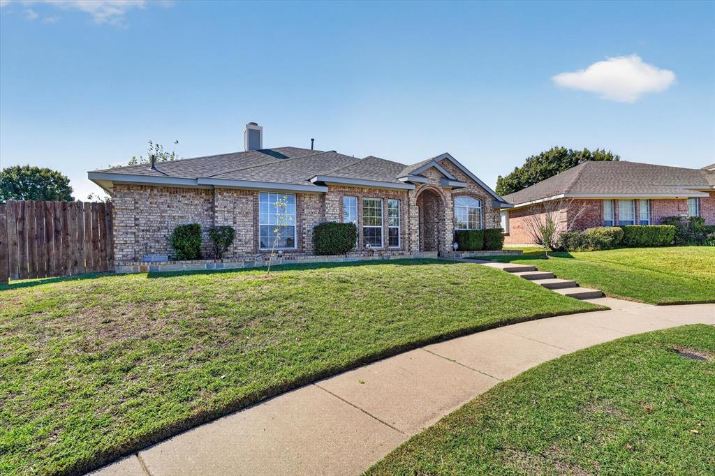 1425 Cardigan Lane - Photo 2