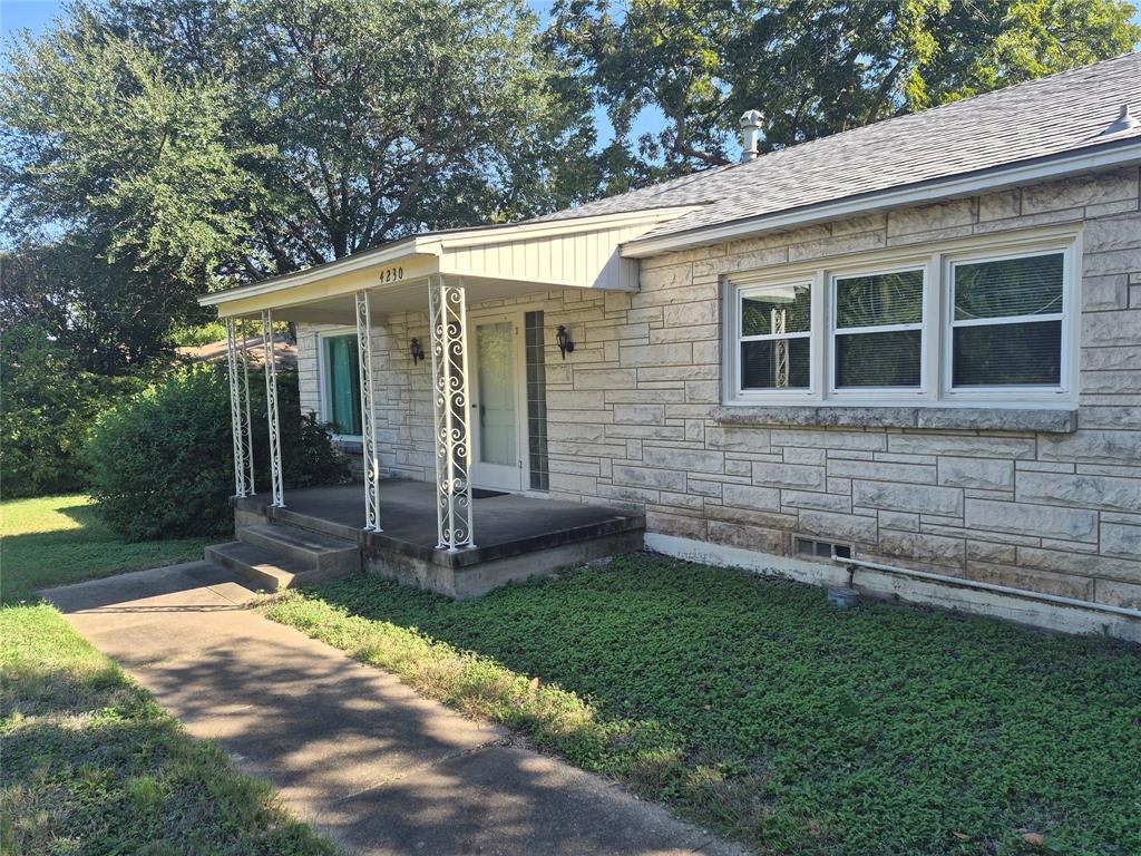 4230 Hillcrest Drive - Photo 3