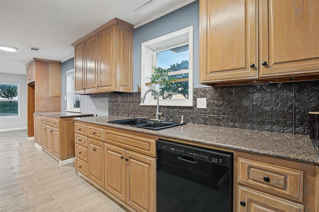 332 Fm 1493 - Photo 15