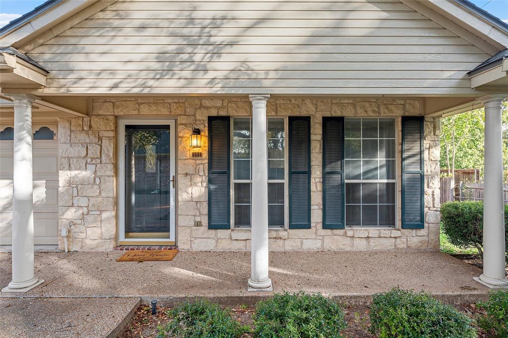 201 Pecan Village Circle - Photo 3