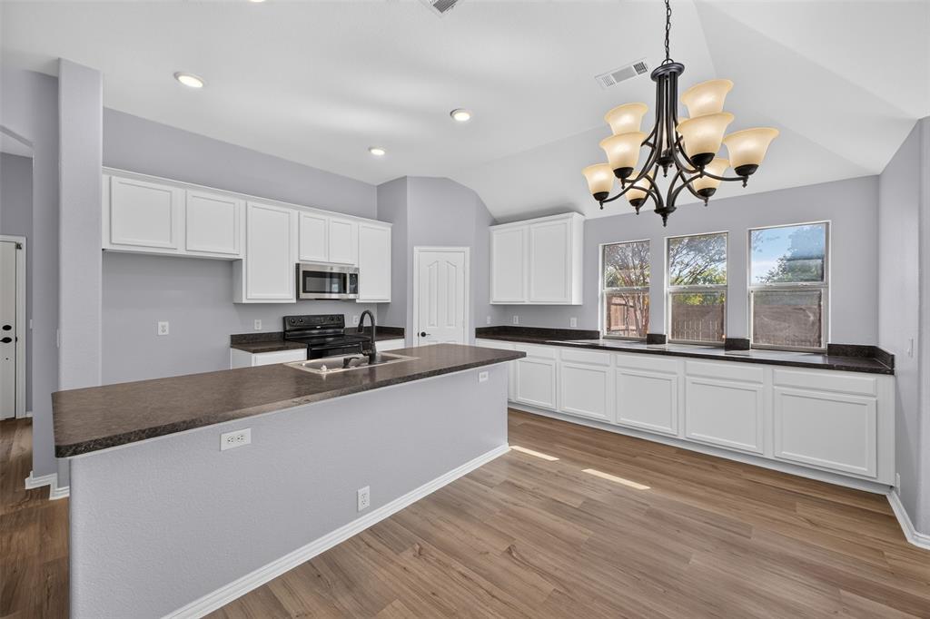 701 Abbey Lane - Photo 2