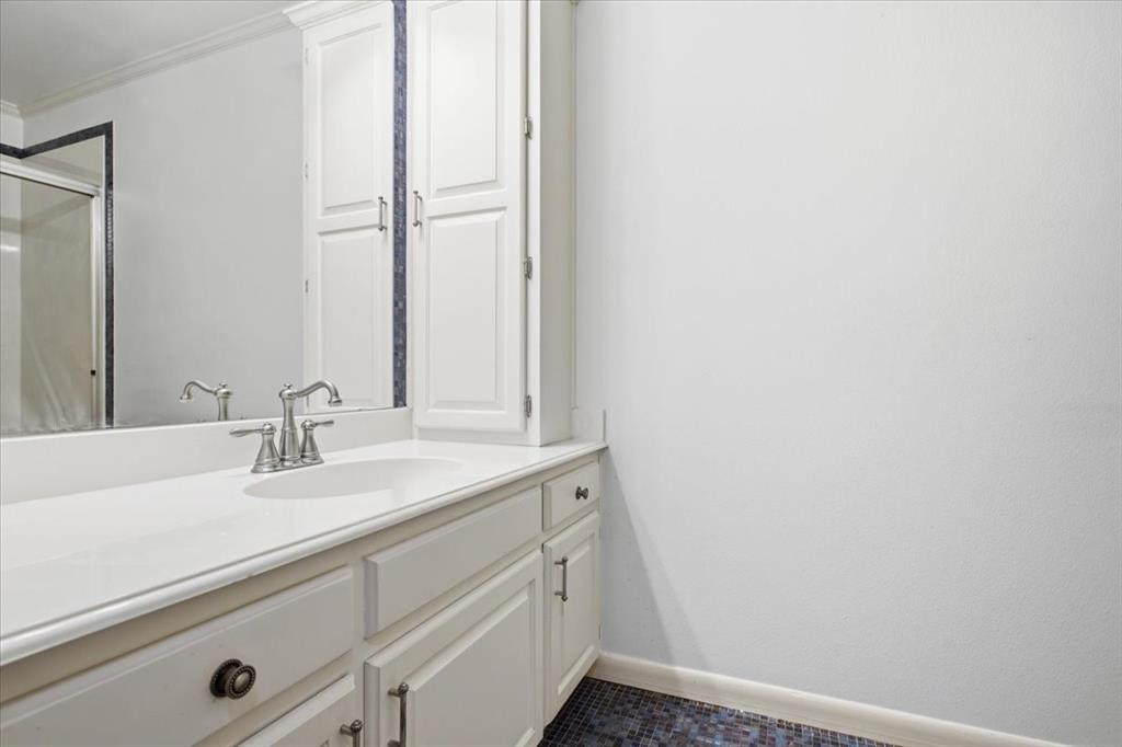 801 W Russell Avenue - Photo 17