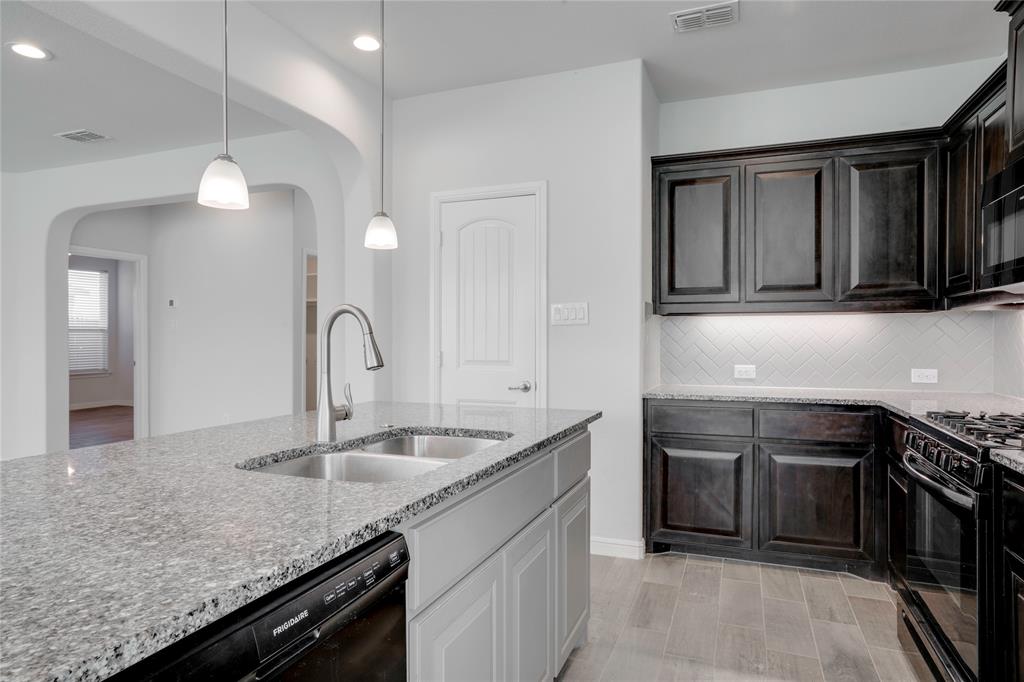 1008 Madelia Avenue - Photo 9