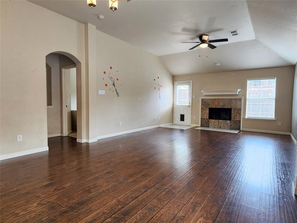 1605 Cardinal Way - Photo 3
