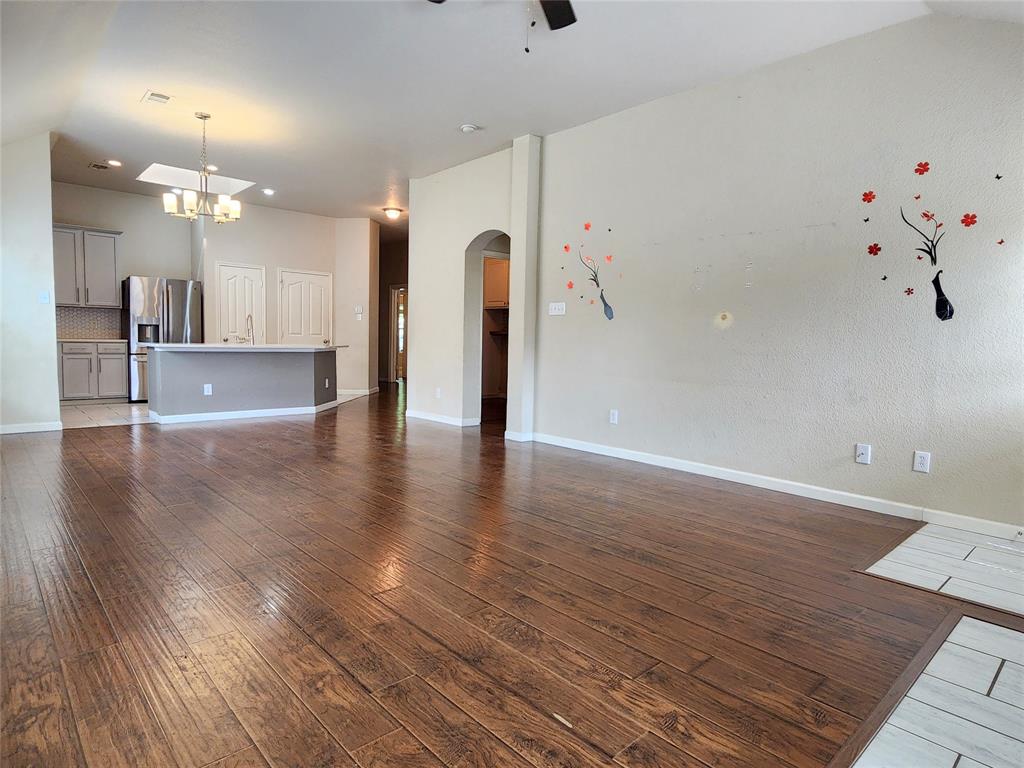 1605 Cardinal Way - Photo 4