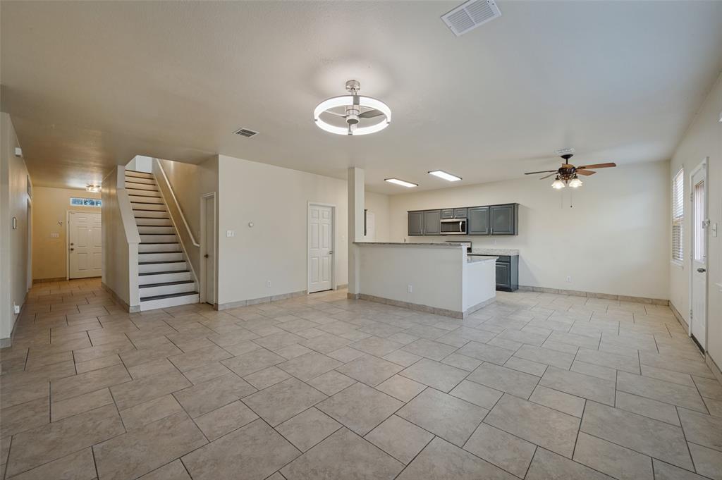 1905 Peppertree Drive - Photo 2