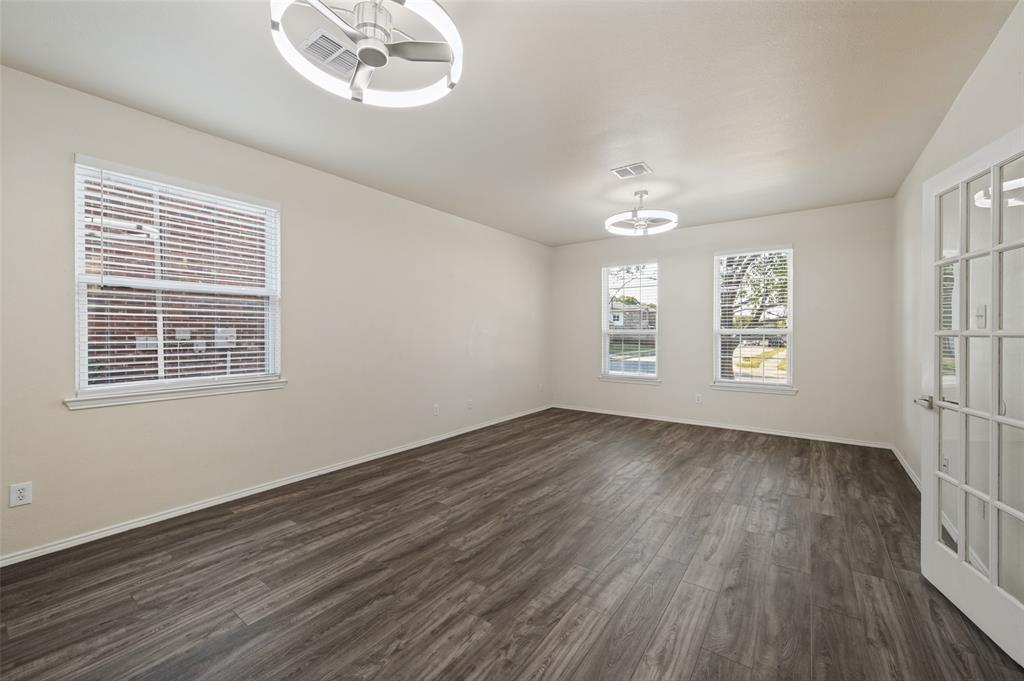 1905 Peppertree Drive - Photo 4