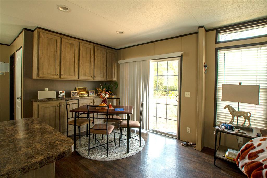 600 E 6th Street - Photo 13