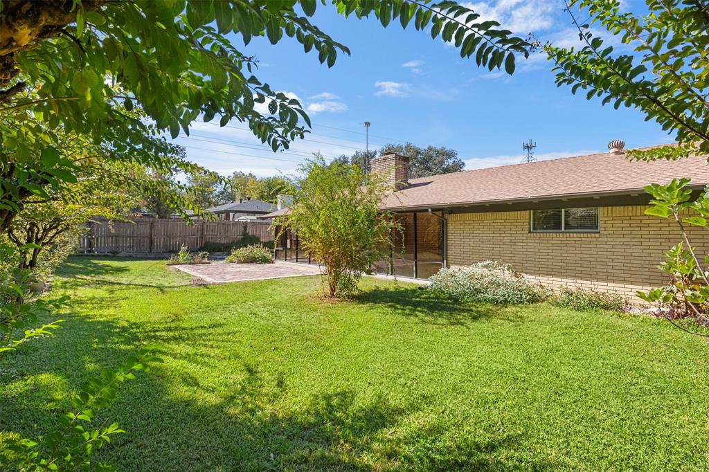 6313 Whitman Avenue - Photo 38