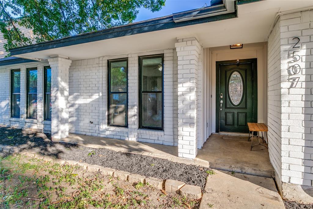 2507 Villanova Street - Photo 2
