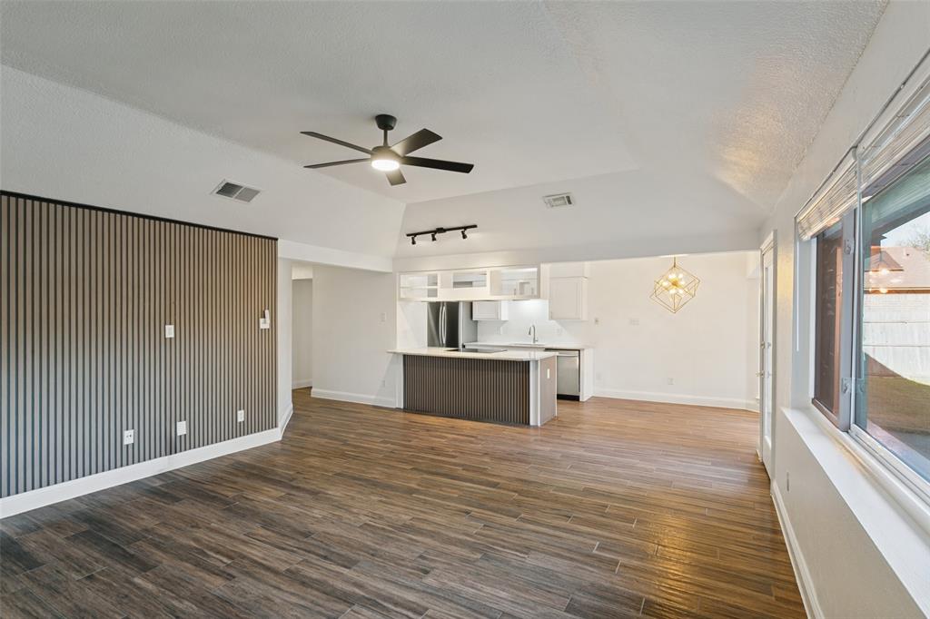 2507 Villanova Street - Photo 5