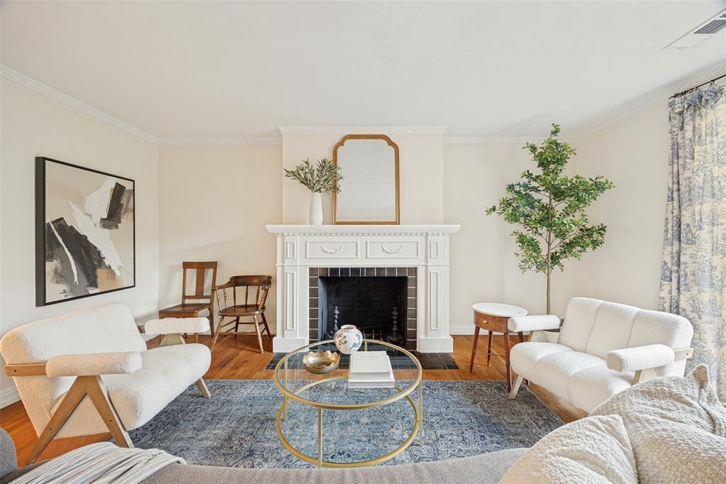 7011 Hammond Avenue - Photo 2