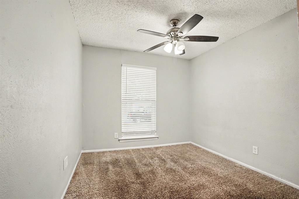 700 Prairie View Drive - Photo 14