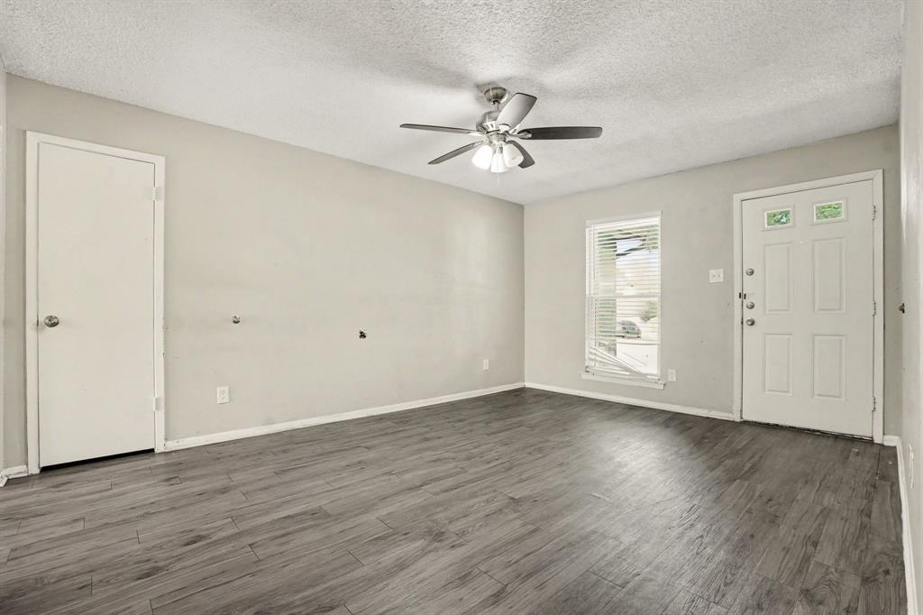 700 Prairie View Drive - Photo 3